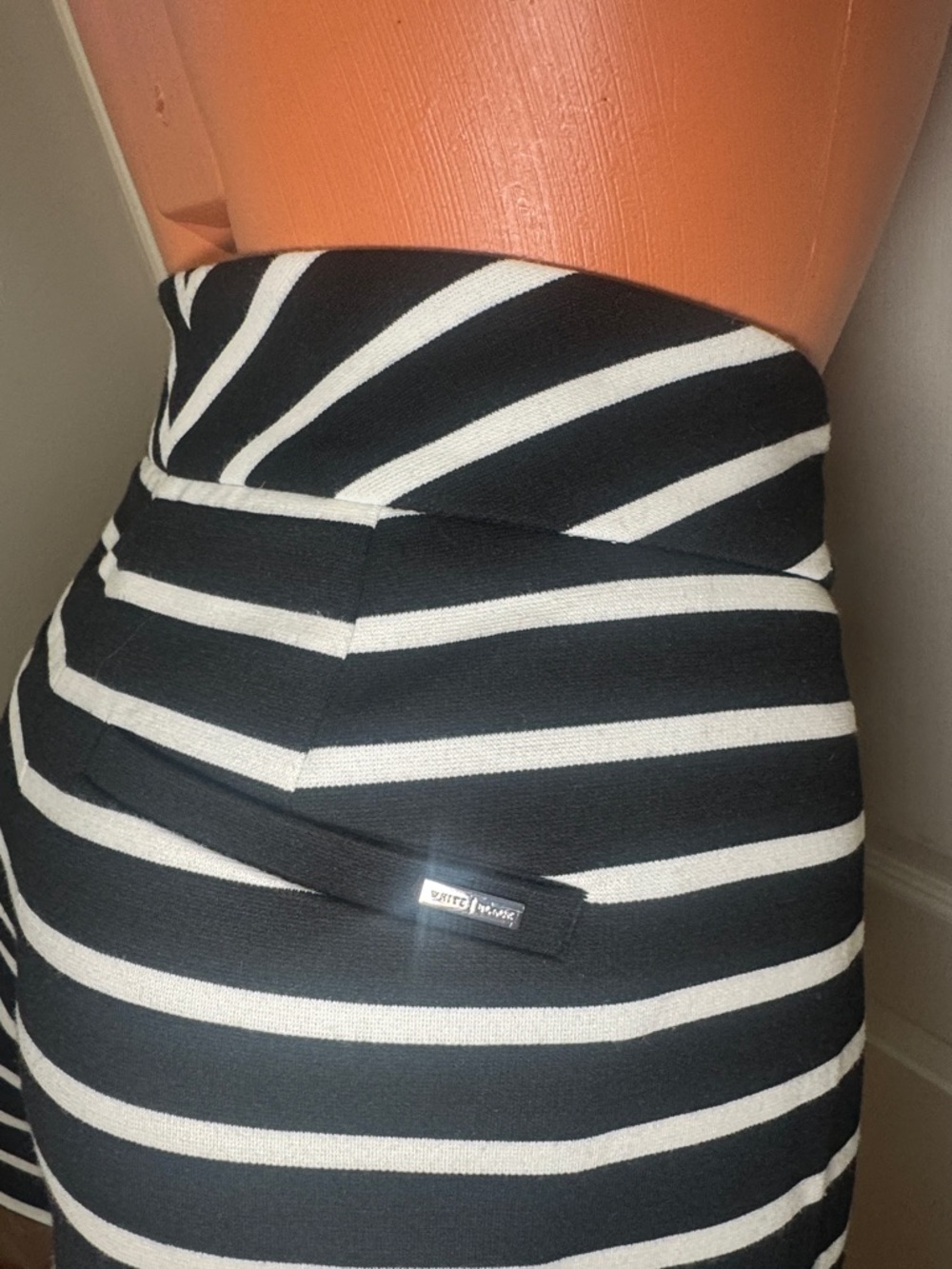 WHBM Ponte Knit Black White Stripe Sailor Shorts Mid Rise Side Zip Sz 2 EUC $68 - Picture 5 of 10